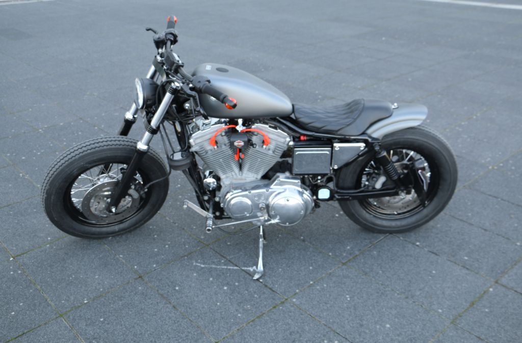 custom 883 bobber